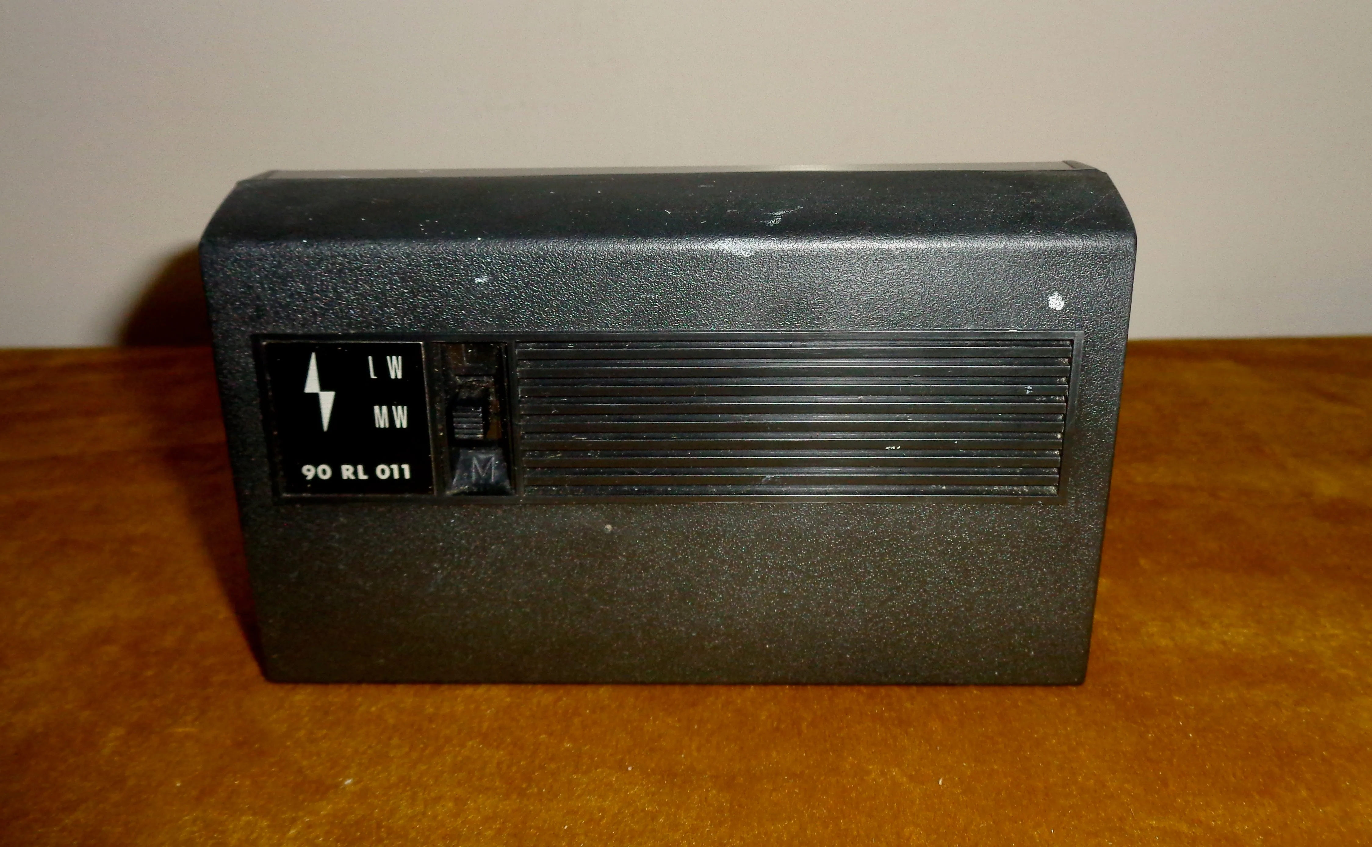 1970s Philips 90RL011 MW/LW Pocket Transistor Radio In Black With Its Original Box