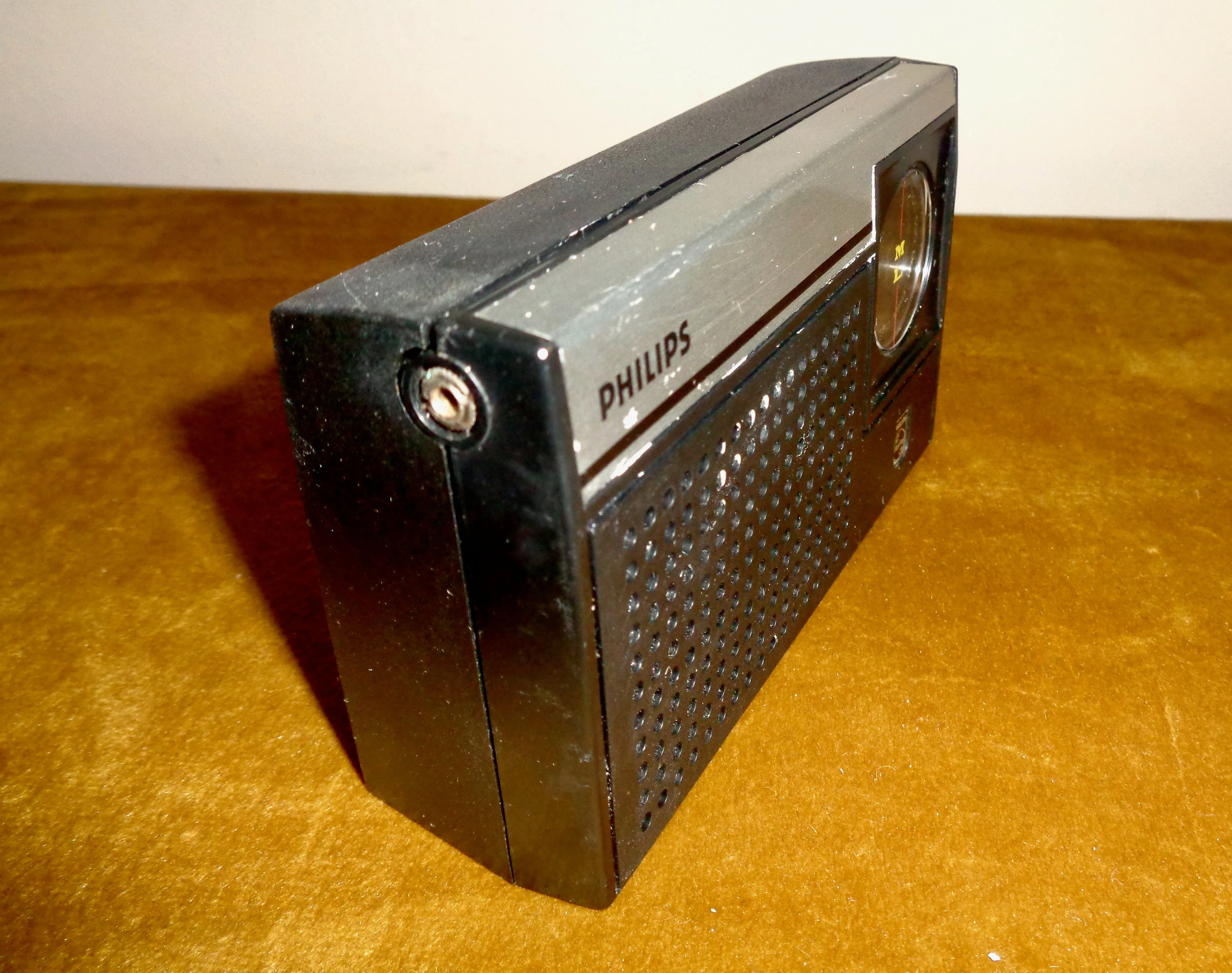 1970s Philips 90RL011 MW/LW Pocket Transistor Radio In Black With Its Original Box