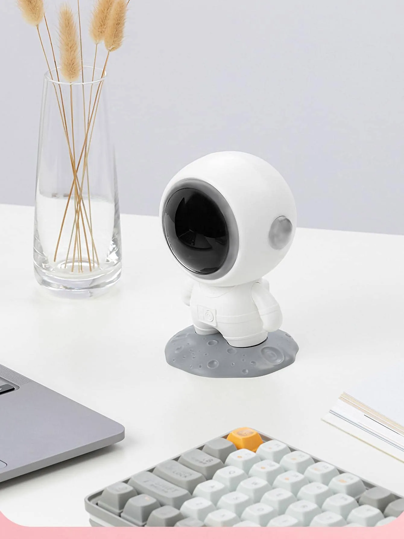Astronaut Astronaut Wireless Speaker Creative