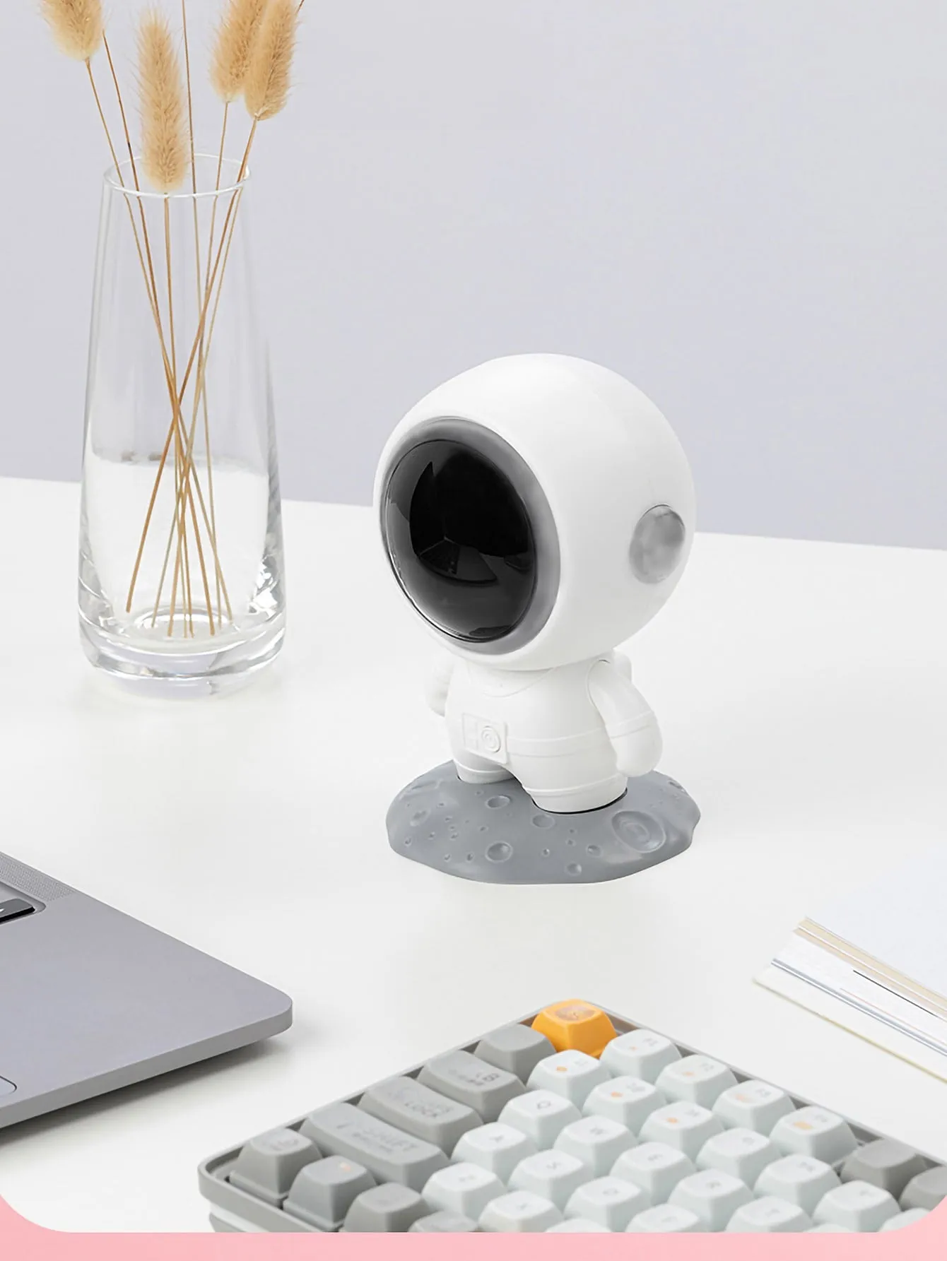 Astronaut Astronaut Wireless Speaker Creative