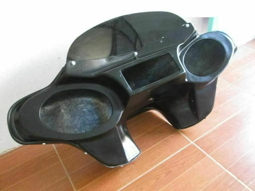 BATWING FAIRING WINDSHIELD  6X9" SPEAKER HOLES  4 YAMAHA ROAD STAR ROADSTAR