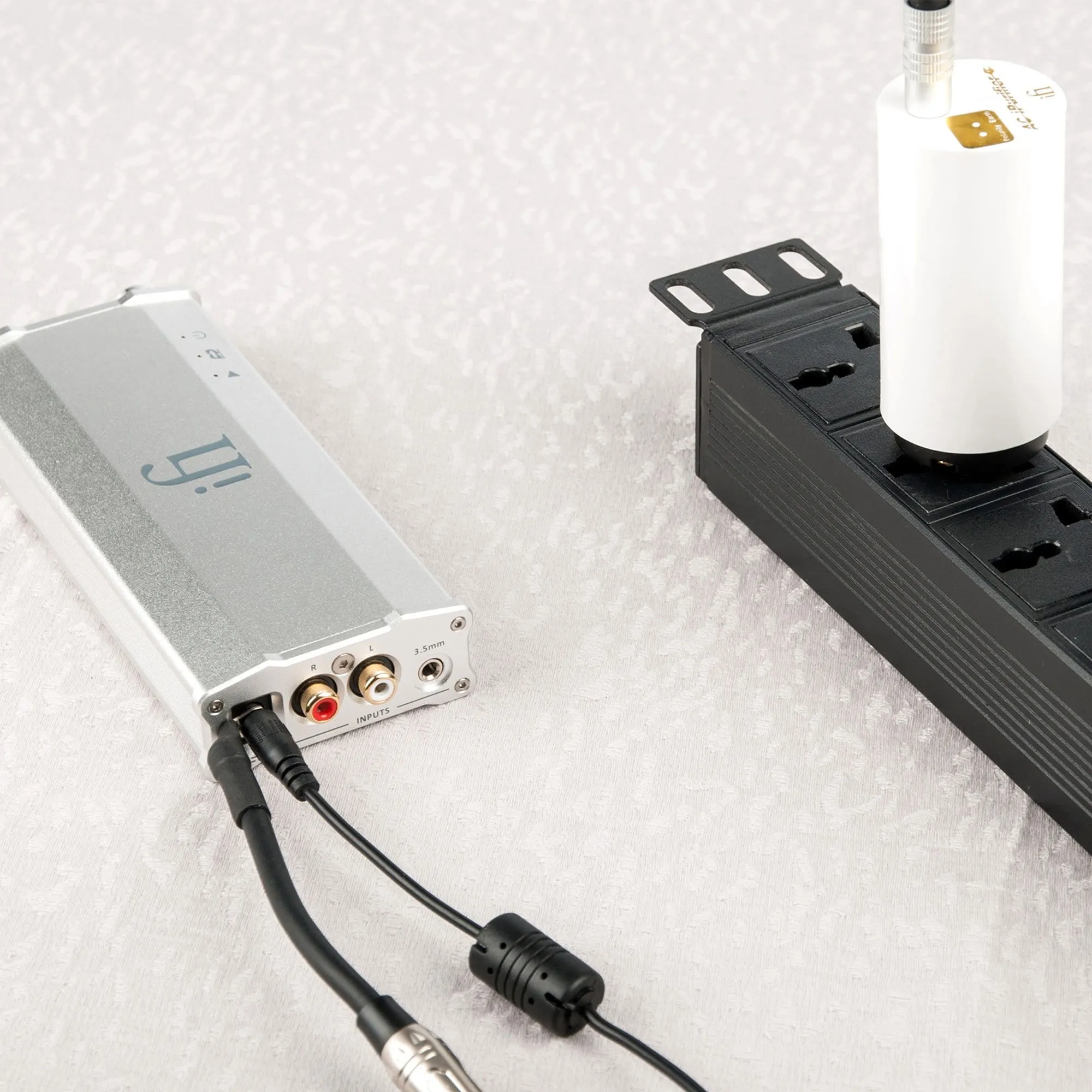 iFi audio Groundhog 