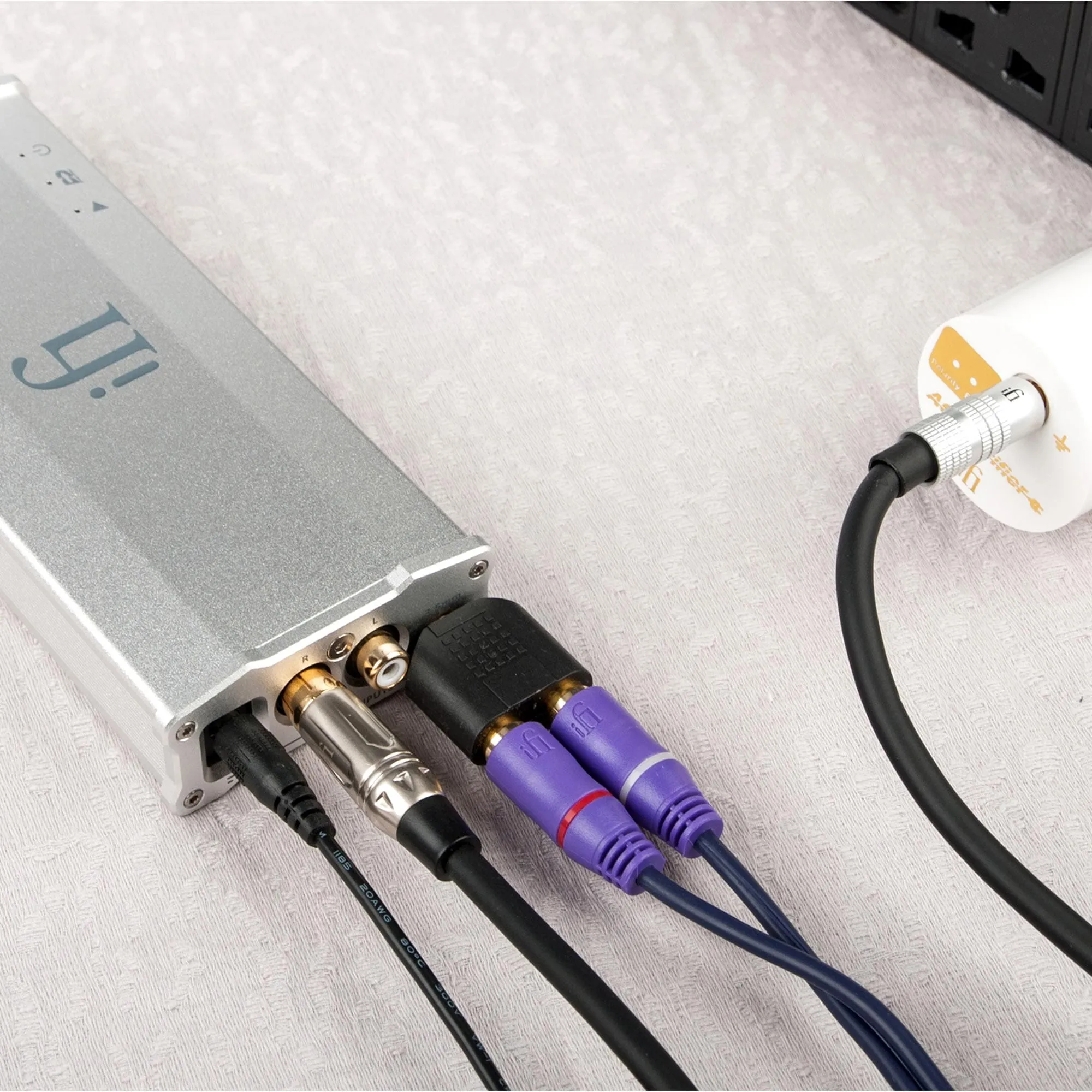 iFi audio Groundhog 