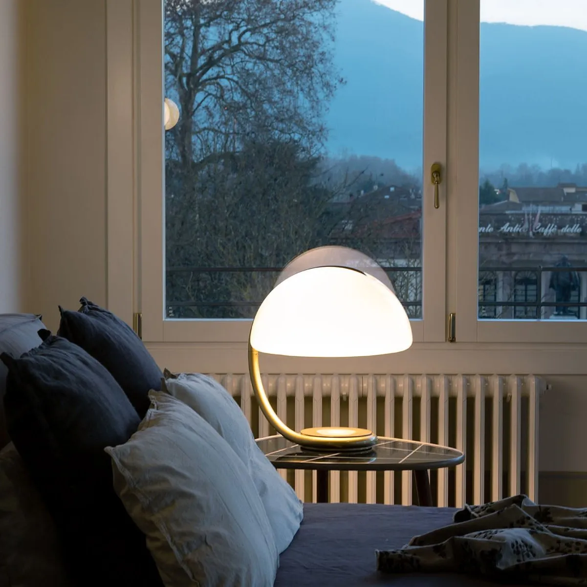 martinelli serpente t luxury table lamp