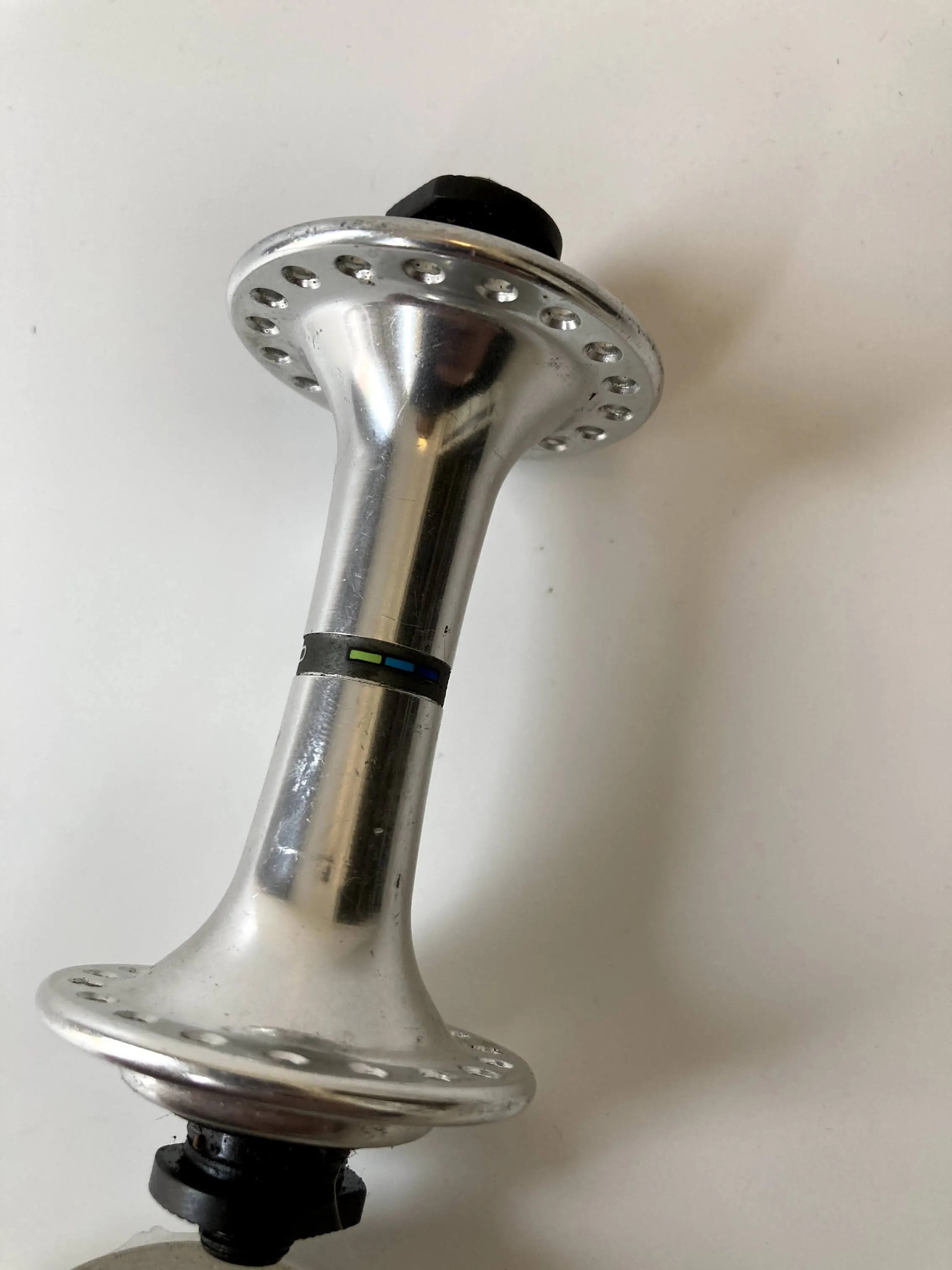Shimano 600 Tricolor front hub HB 6400