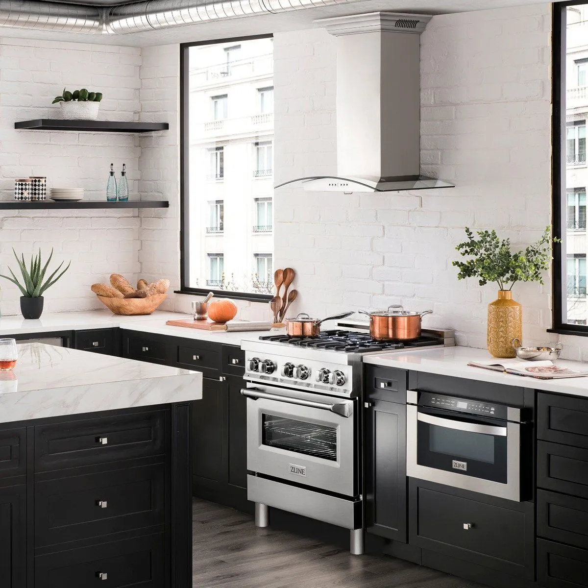 ZLINE 24-Inch Wall Mount Range Hood in Stainless Steel with Built-in CrownSound Bluetooth Speakers (KN4CRN-BT-24)